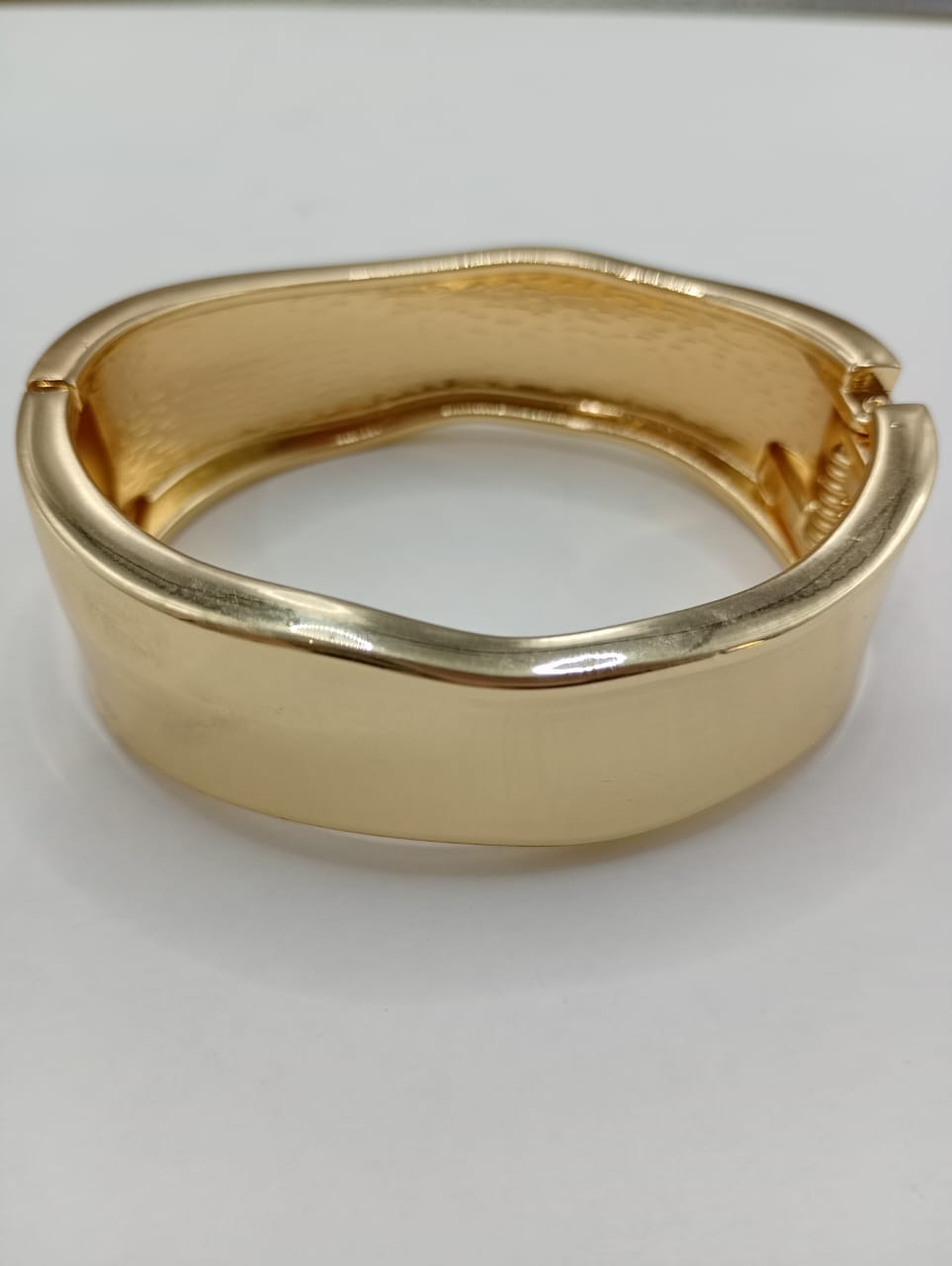 Bracelete liso dourado